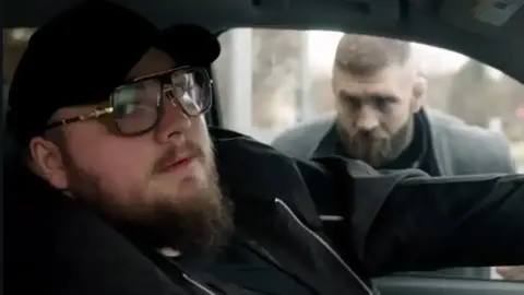 FattyPillow oznámil charitativní stream s Jiřím Procházkou