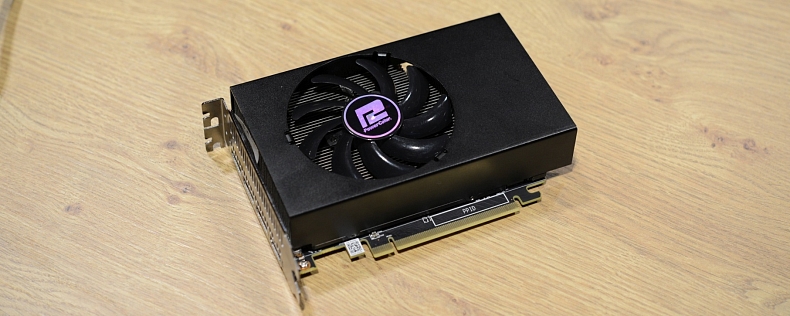 Zmenšená verze Radeon RX Vega zachycena na fotkách