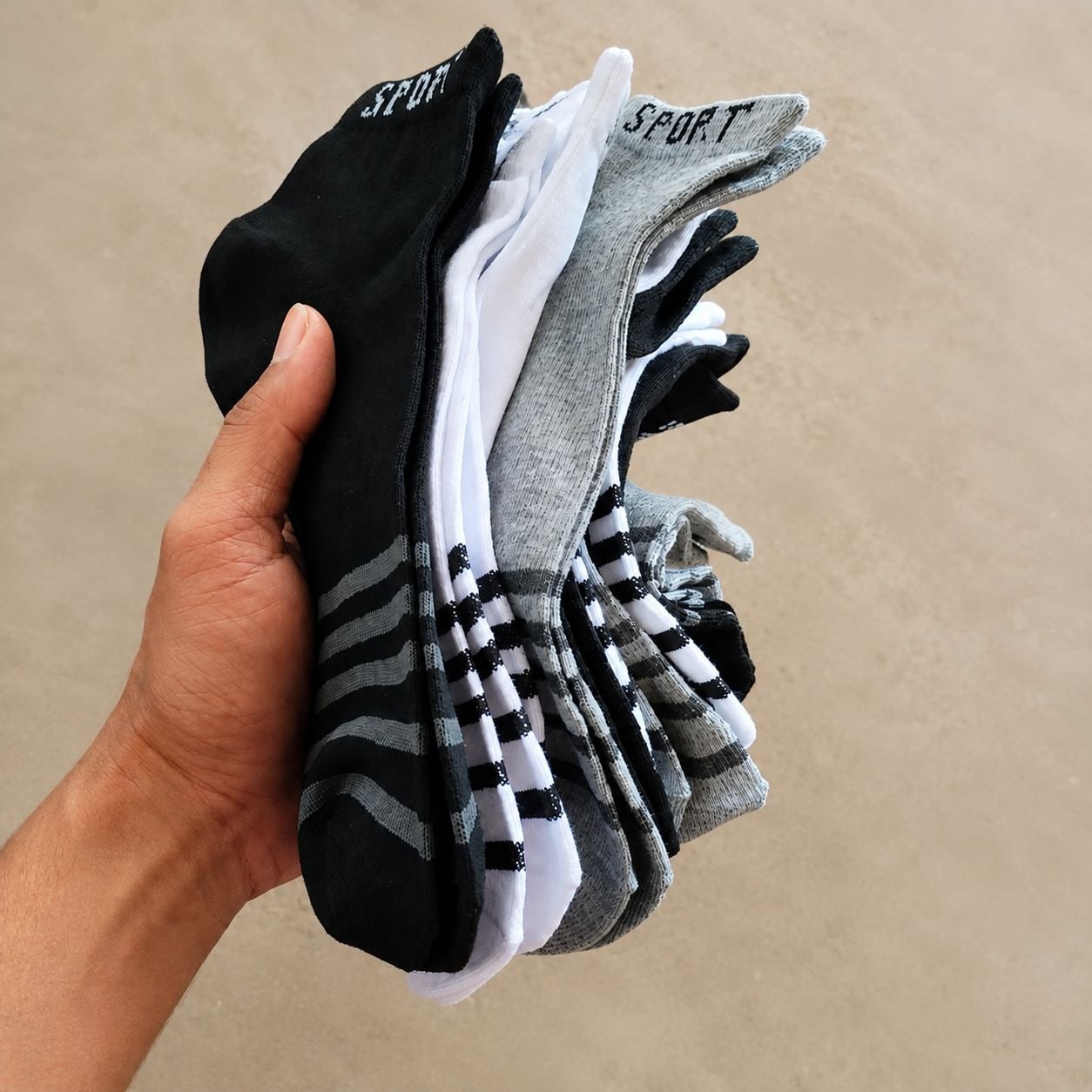 PARE DE USAR A MESMA MEIA TODOS OS DIAS

Kit 12 Pares Meia P