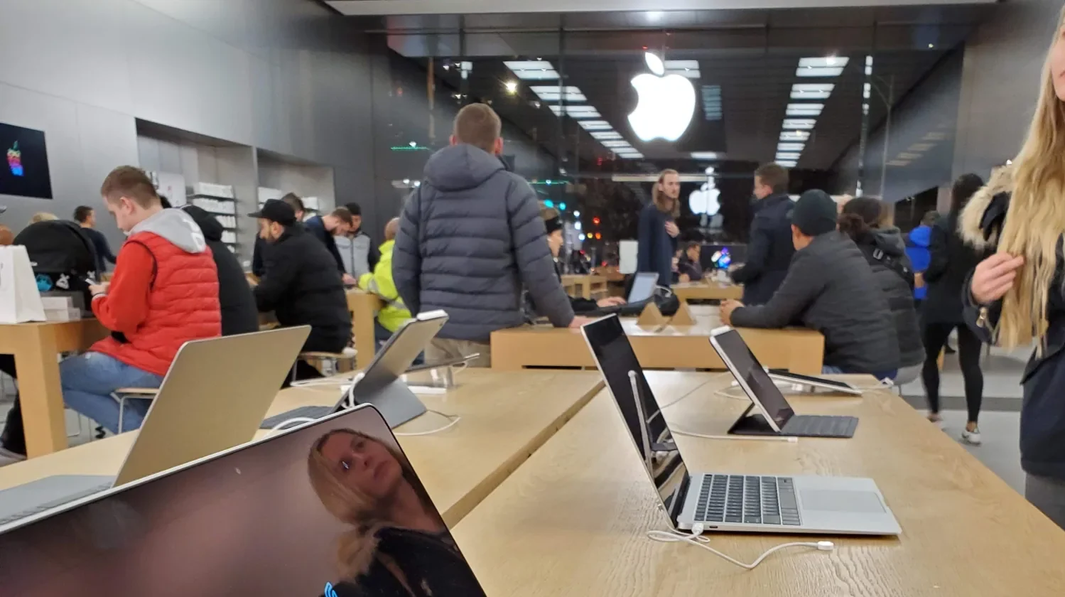 Laptop Trade-In vs. Best Buy vs. Apple: Cash or Store Credit?