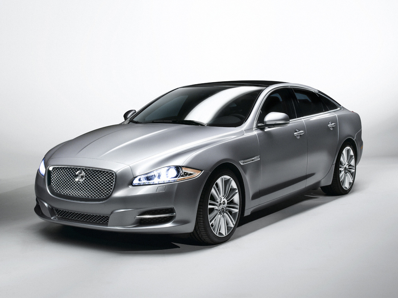 Report: Jaguar XJ to Get Second Body Style