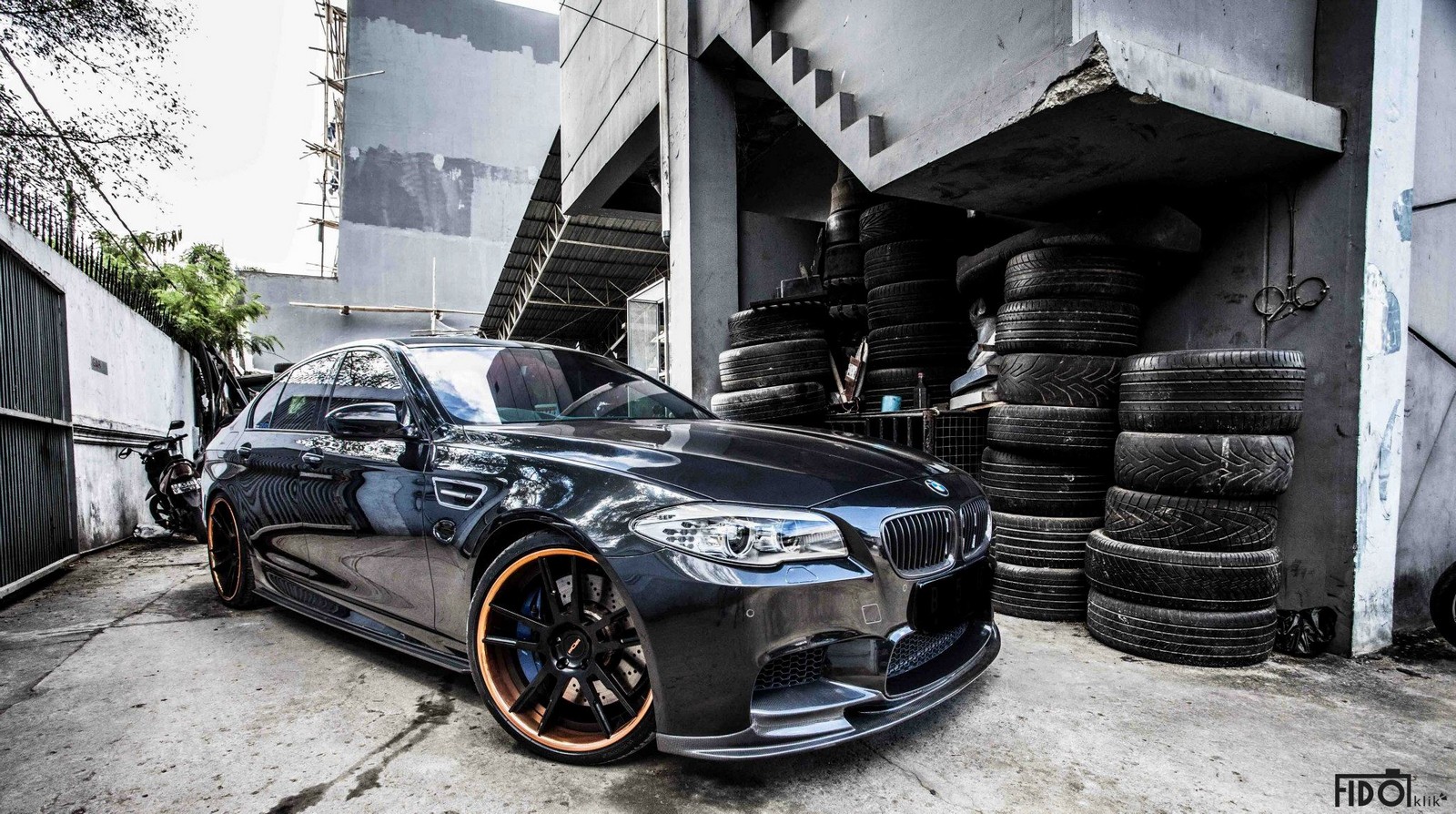 Bmw m5 f10 black