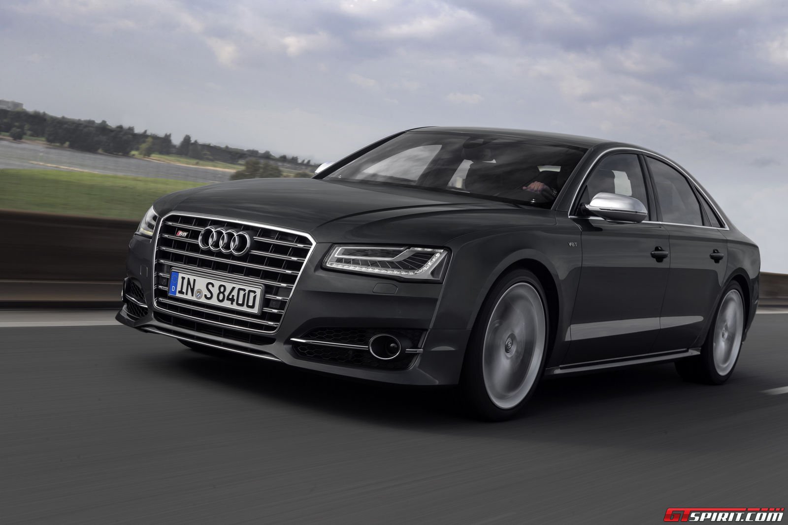 Audi a8 s8 quattro