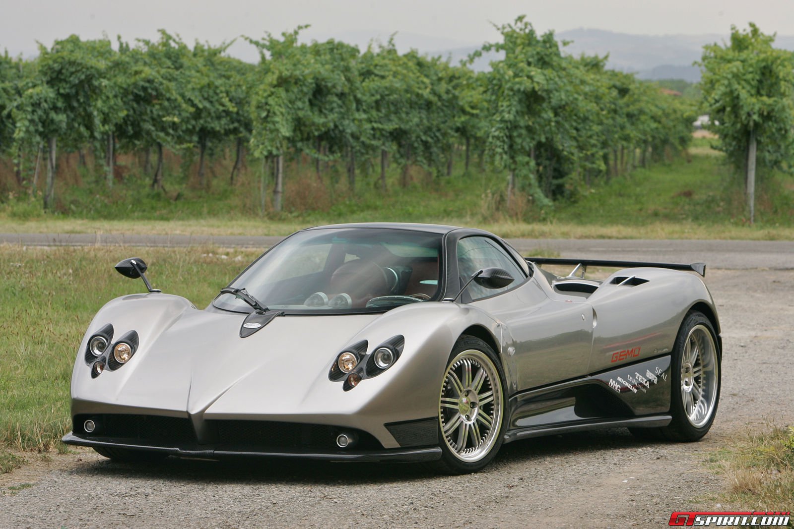 Зонда 27. Pagani Zonda f 2005. Pagani Zonda f Roadster. Пагани зонда 2006. Пагани 300+.