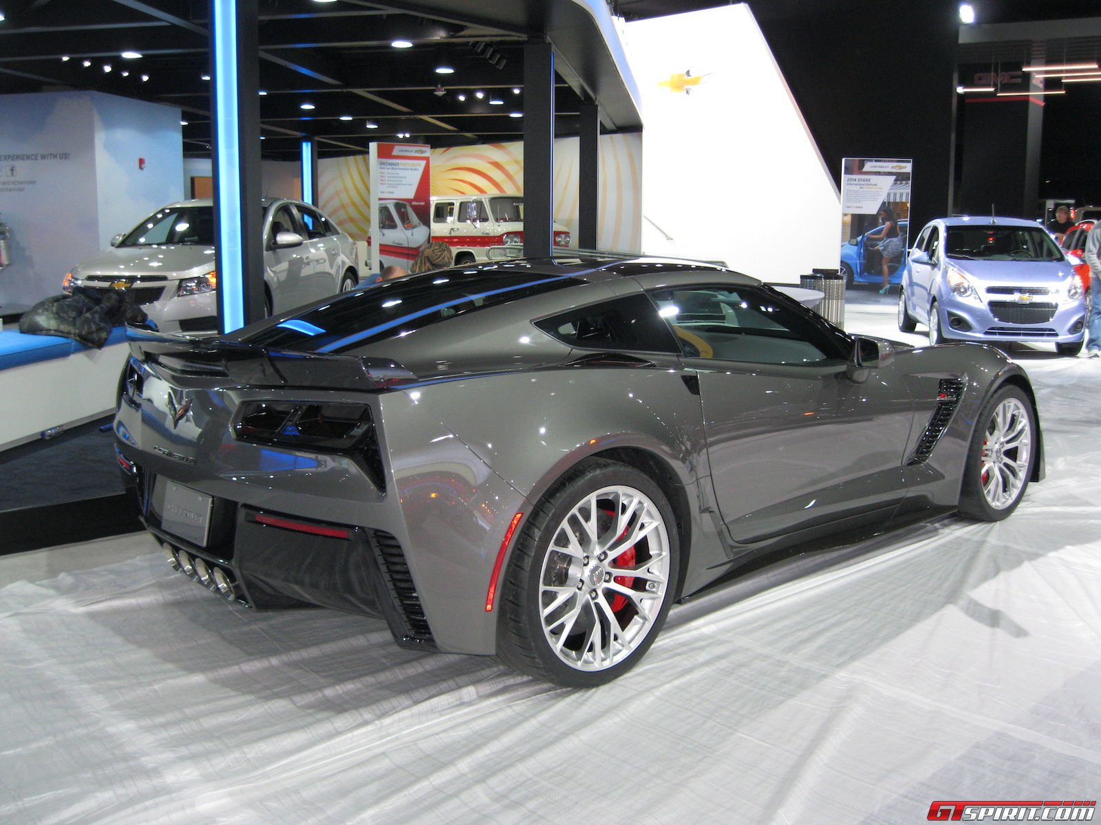 Detroit 2014: Grey Corvette Z06 - GTspirit