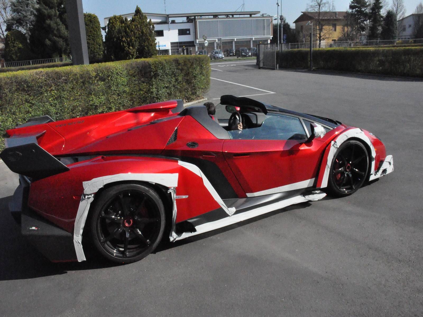 Lamborghini Veneno Roadster Green