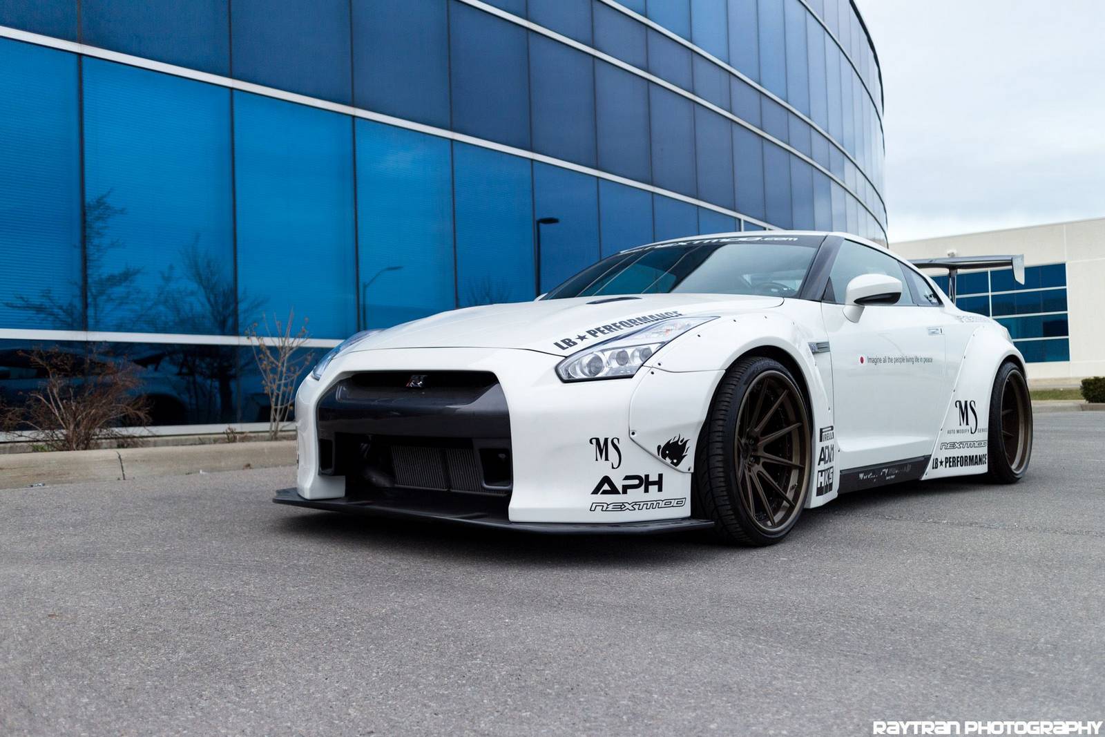 White Liberty Walk Nissan GT-R Photoshoot - GTspirit