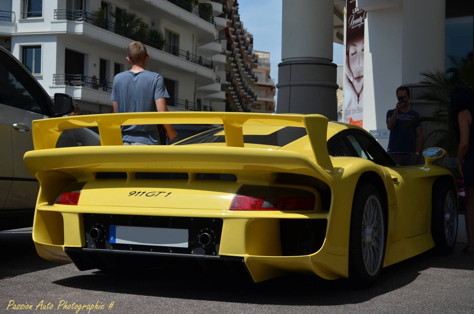Порше 911 gt1