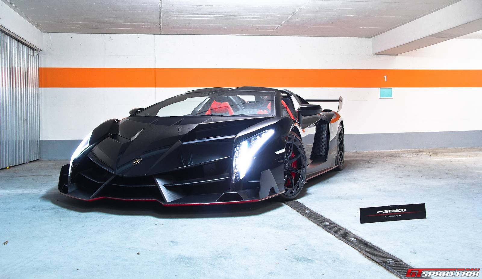 Lamborghini Veneno Roadster Black