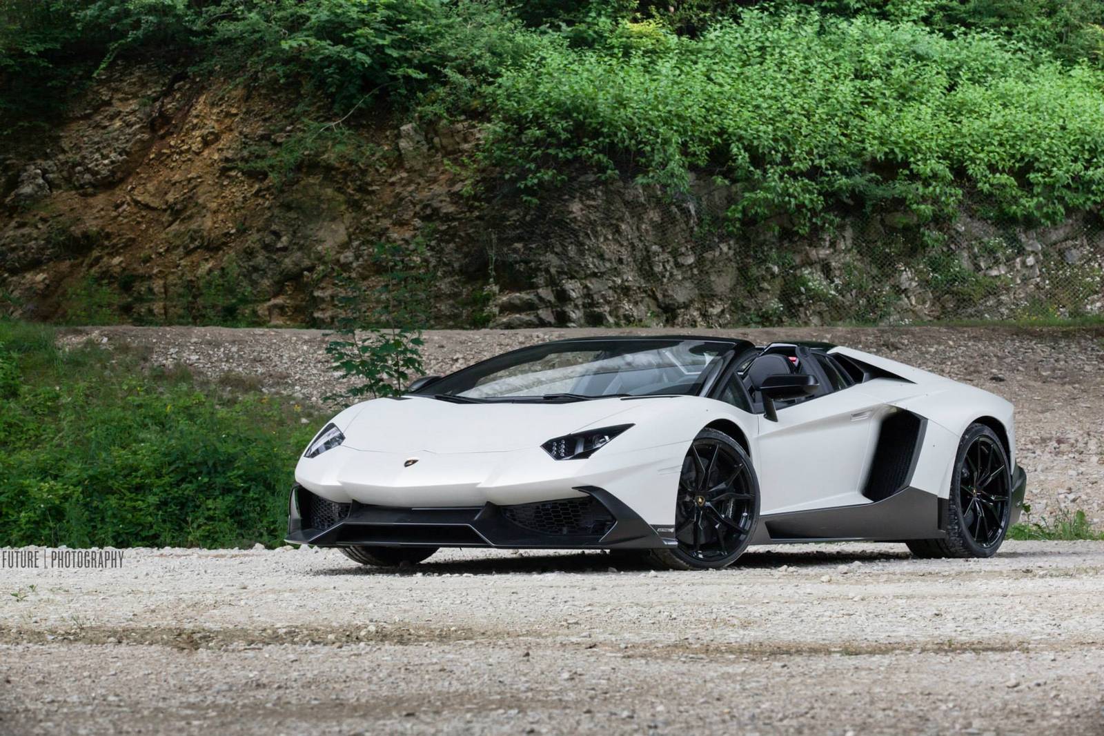 Lamborghini Aventador SV White