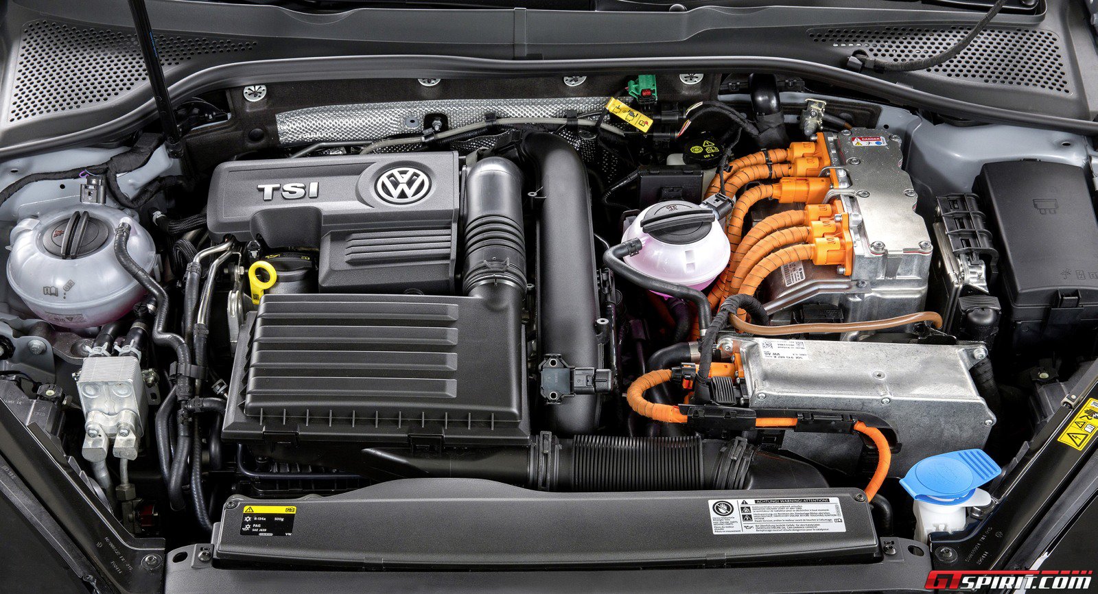 2015 Volkswagen Golf GTE Review GTspirit