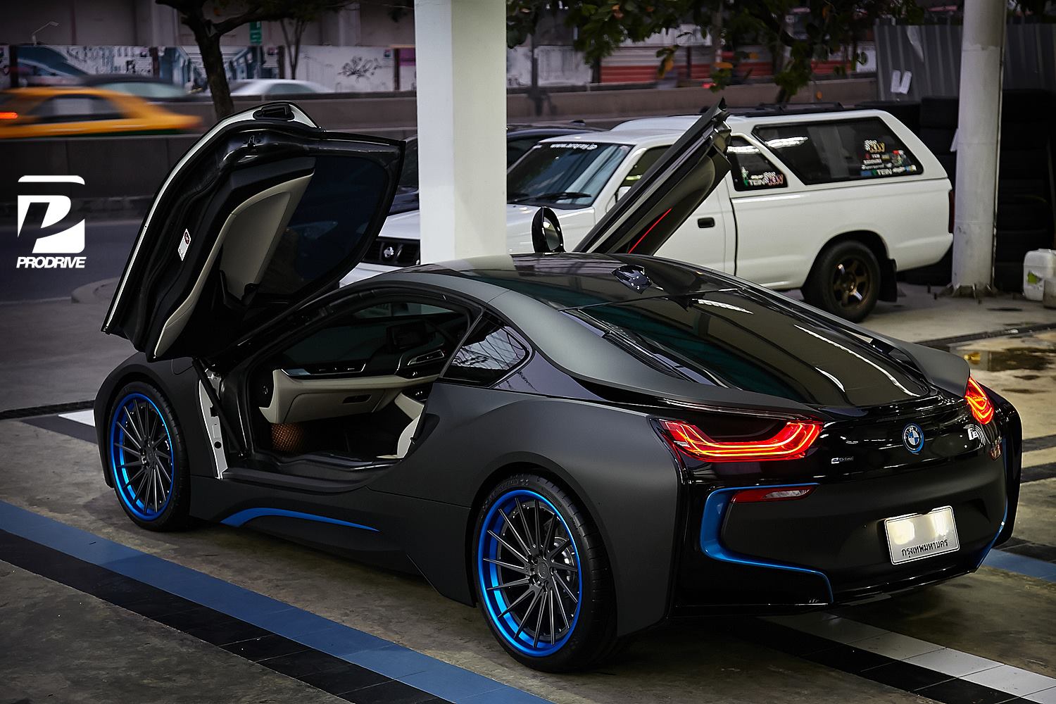 Bmw I8 Custom Wheels Vertical Doors To The Future Hybrid Bmw I8