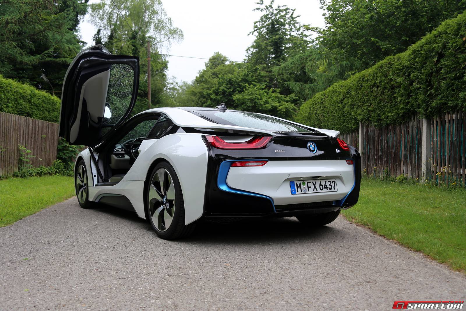 2016 BMW i8 Review - GTspirit