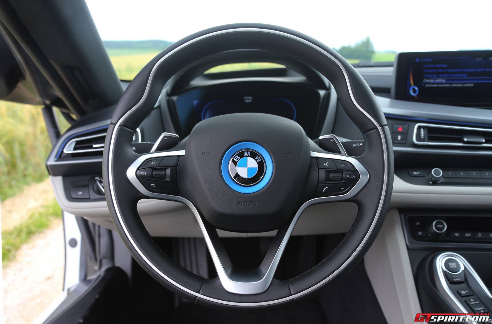 BMW i8 direksiyon