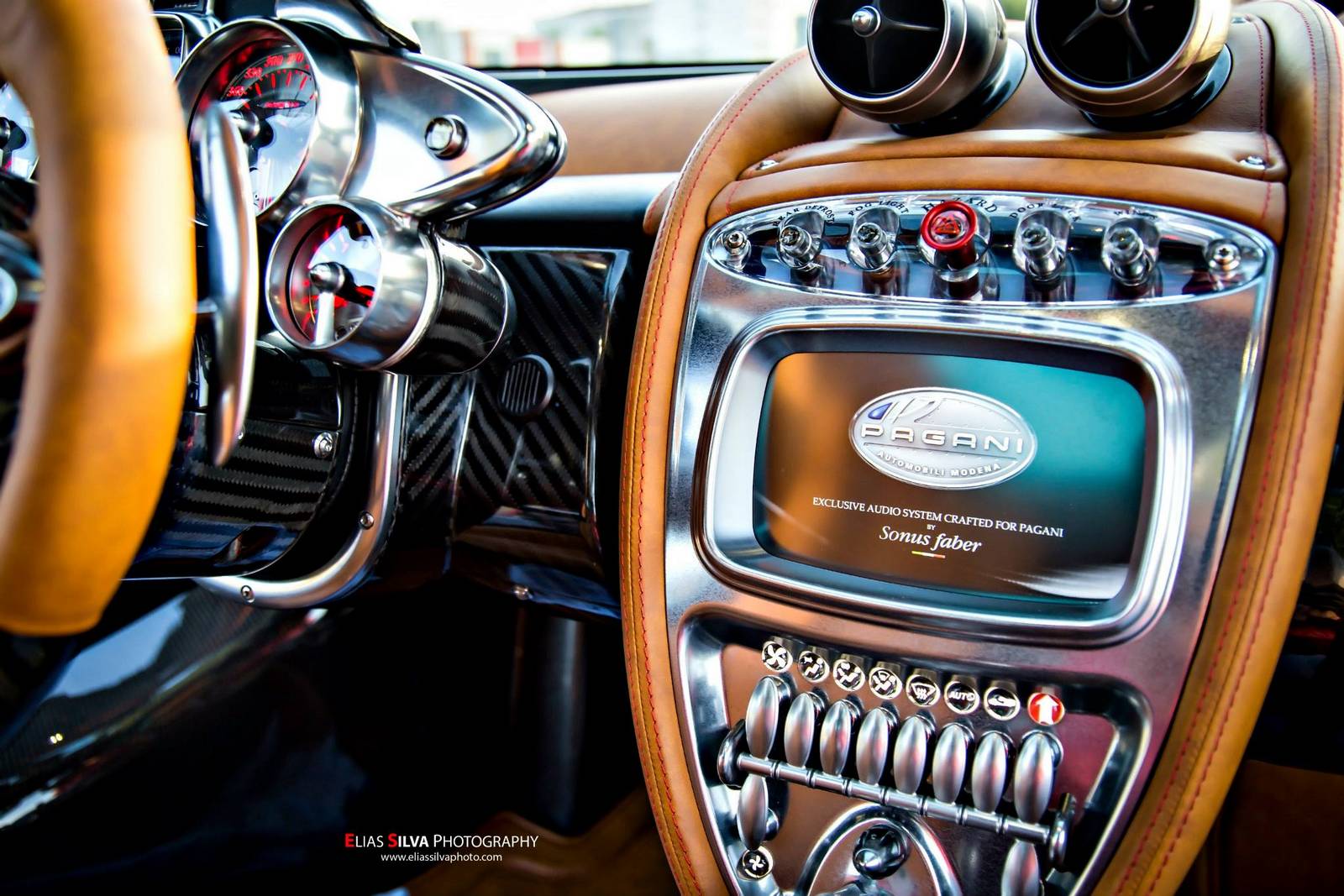 Pagani huayra interior