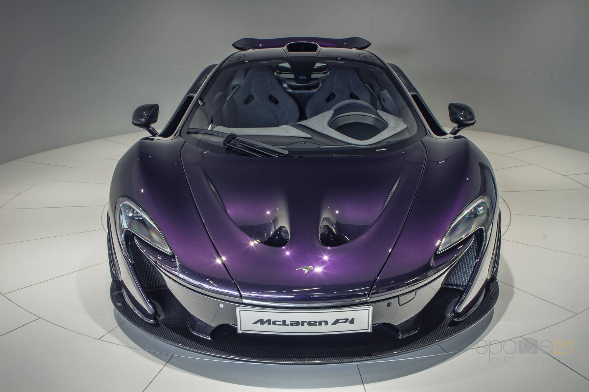 MCLAREN p1 фиолетовый