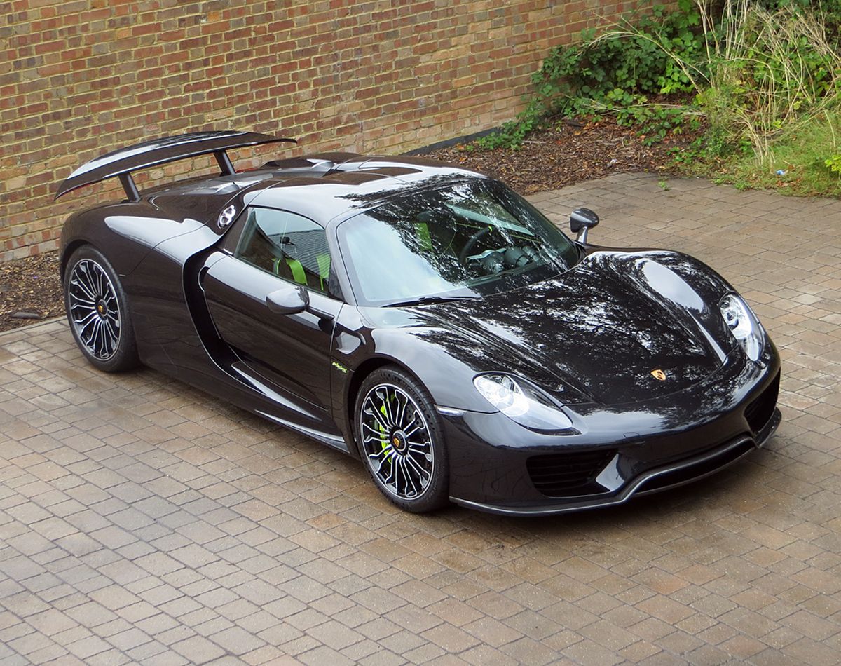 Spectacular 2015 Porsche 918 Spyder For Sale in the UK