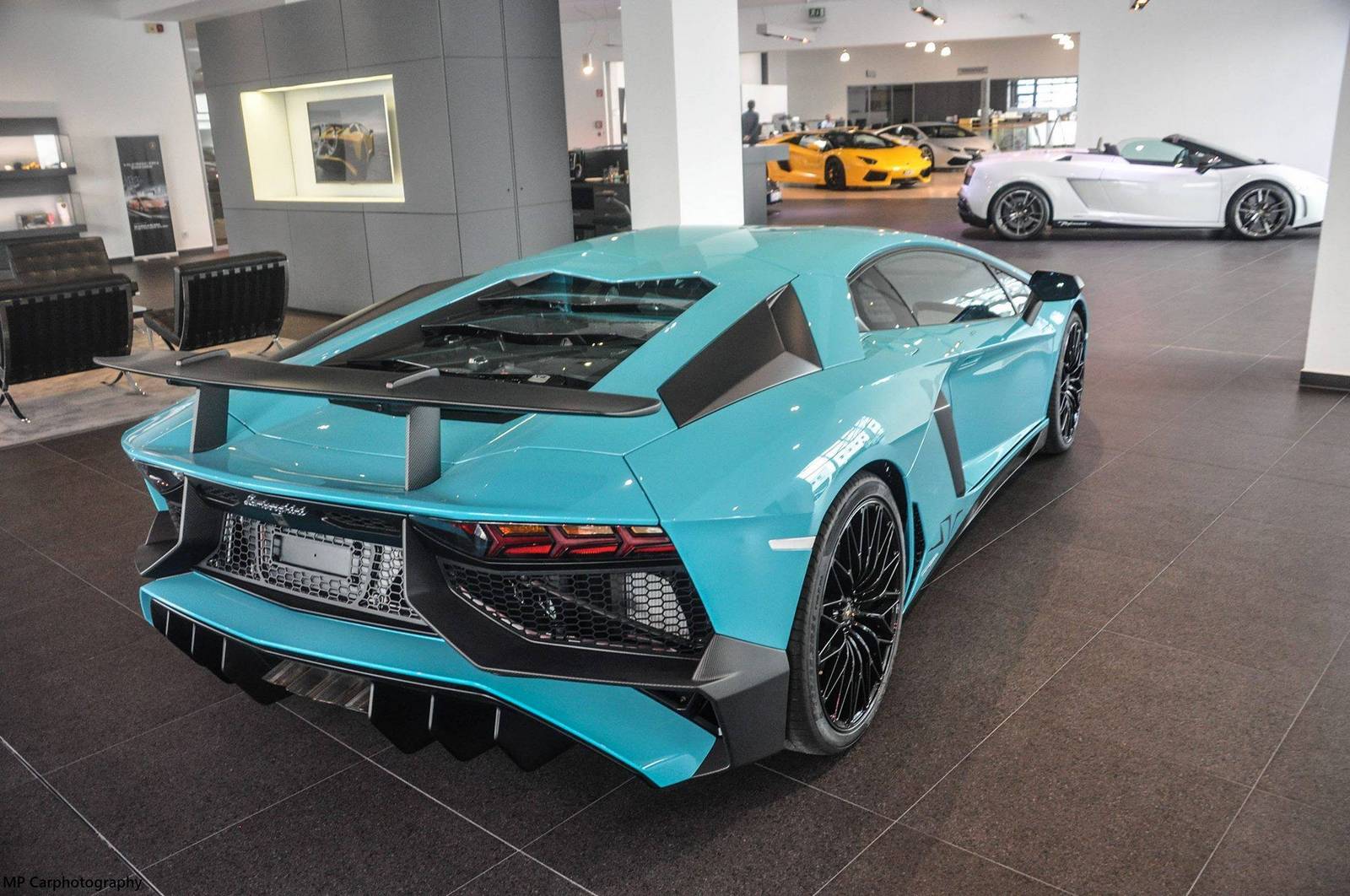 Lamborghini Aventador SV Blue