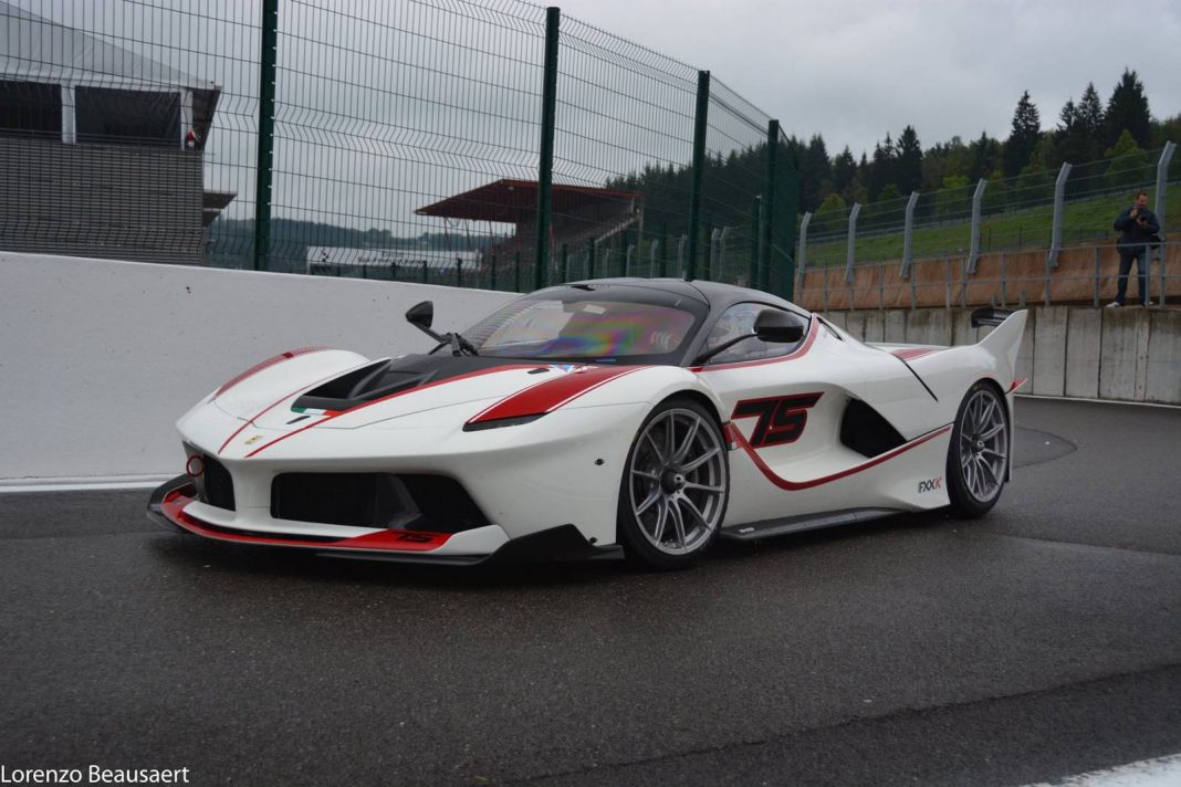 White Ferrari FXX K LaFerrari 1068x712