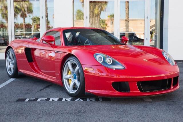 red porsche carrera gt