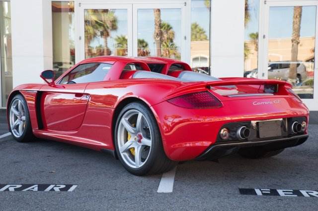 red porsche carrera gt