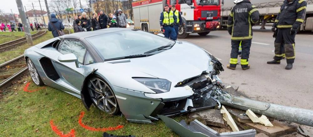 Lamborghini Aventador Roadster Crashes in Estonia - GTspirit