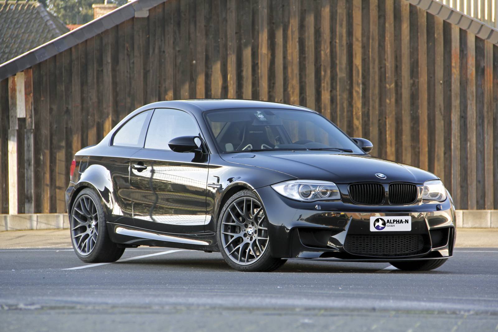 BMW-1M-1.jpg