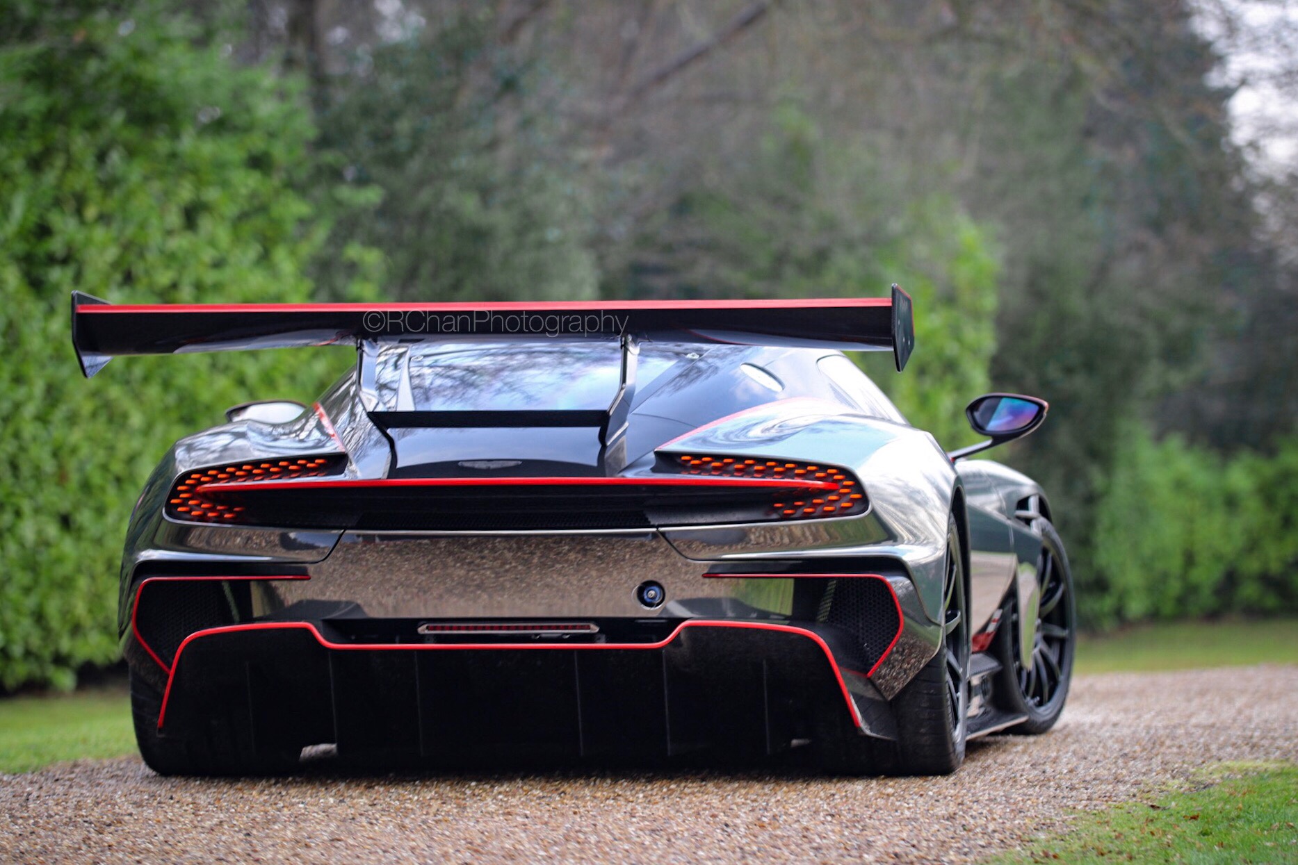 Aston vulcan. Aston Martin Vulcan. Машина Aston Martin Vulcan. Астон Мартин вулкан. Aston Martin Vulcan 2016 Hypercar.