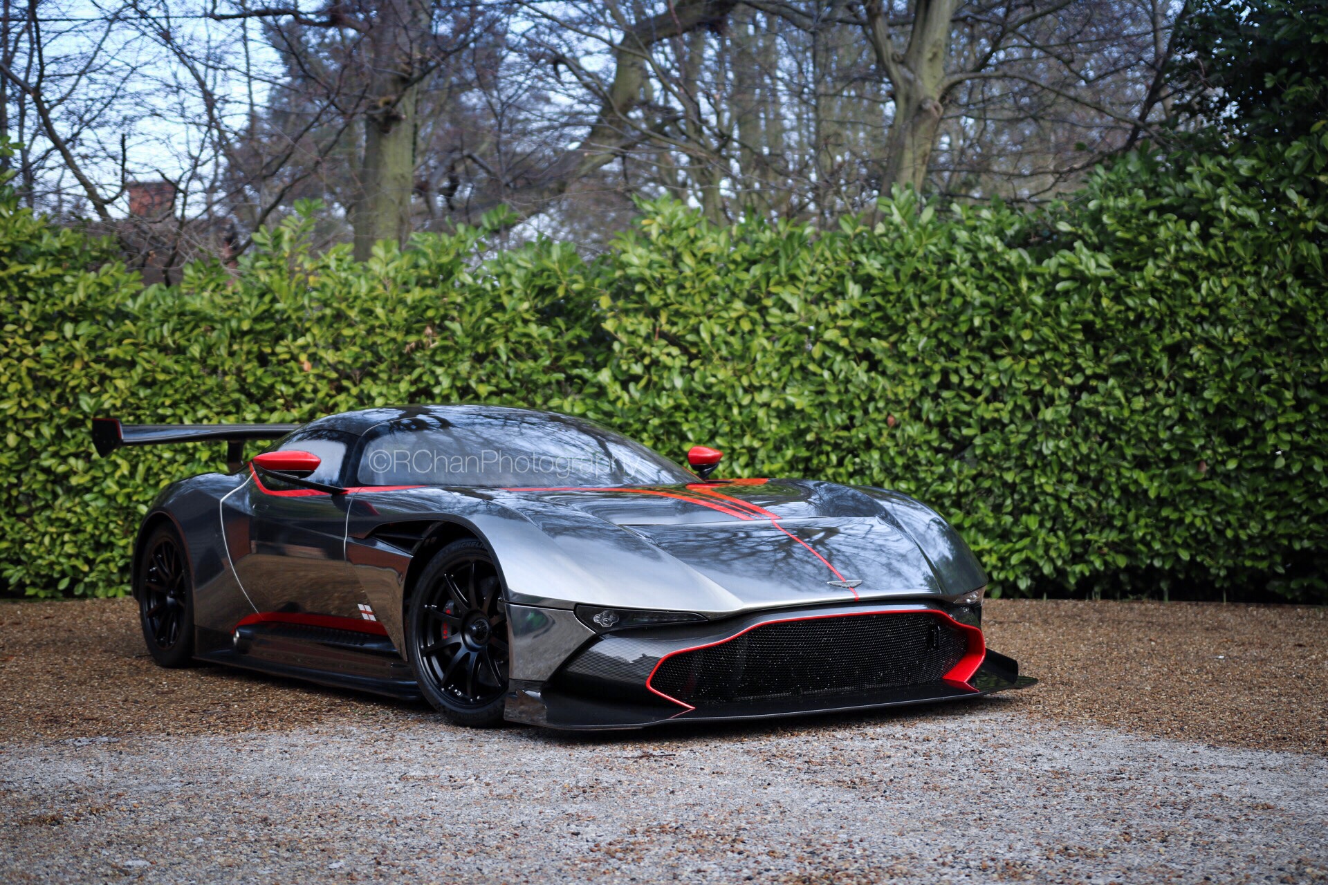 Машина Aston Martin Vulcan