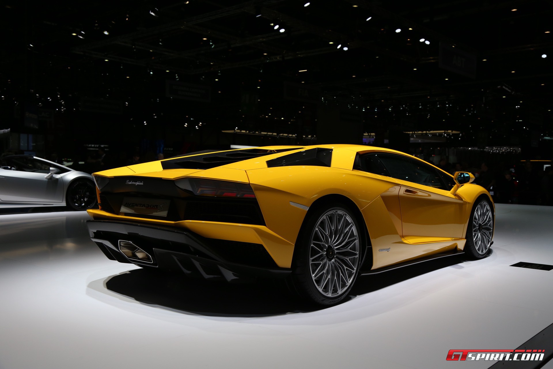 Geneva 2017: Lamborghini Aventador S  GTspirit