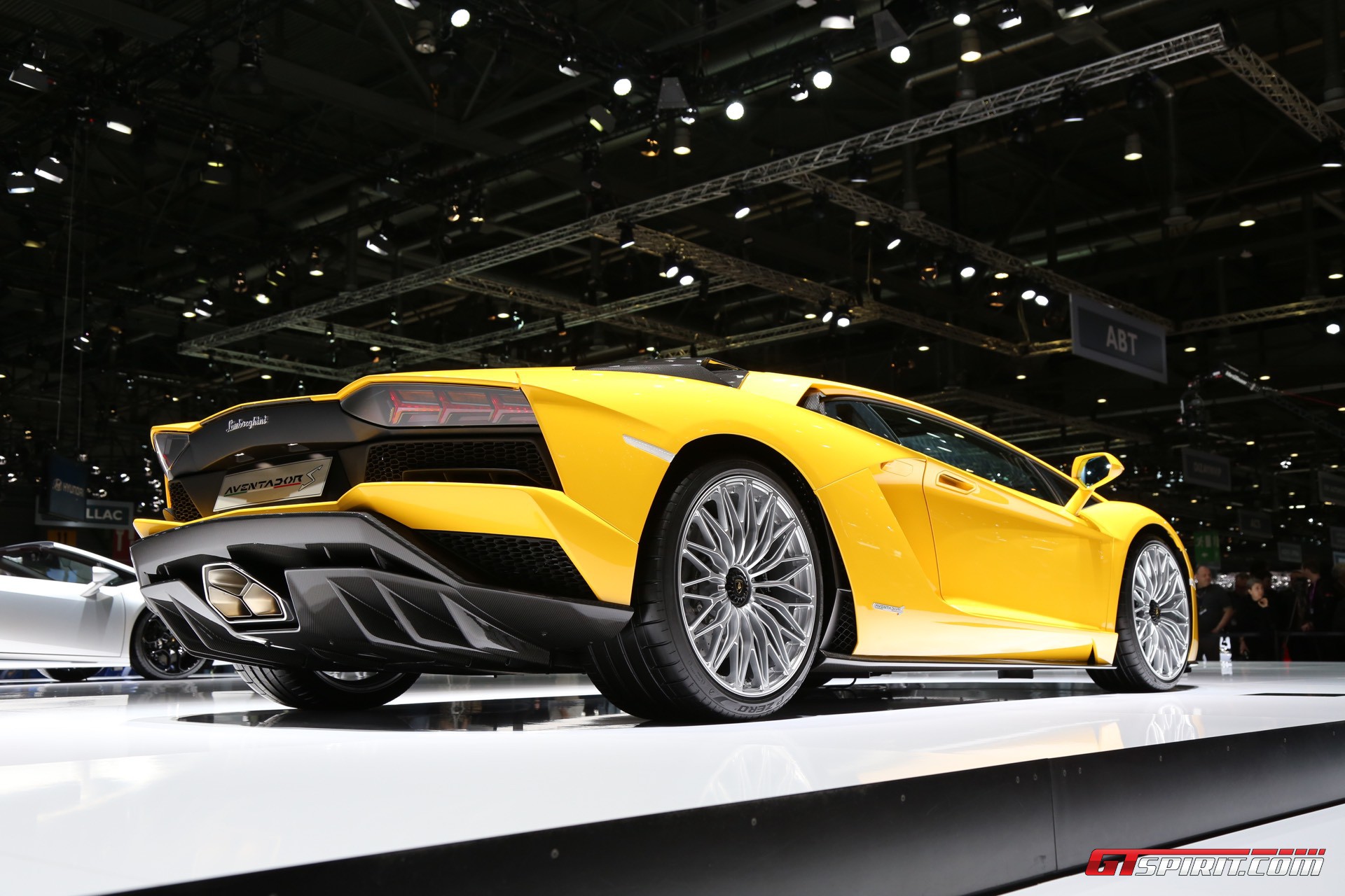 Lamborghini Aventador S 2017 Fiyat