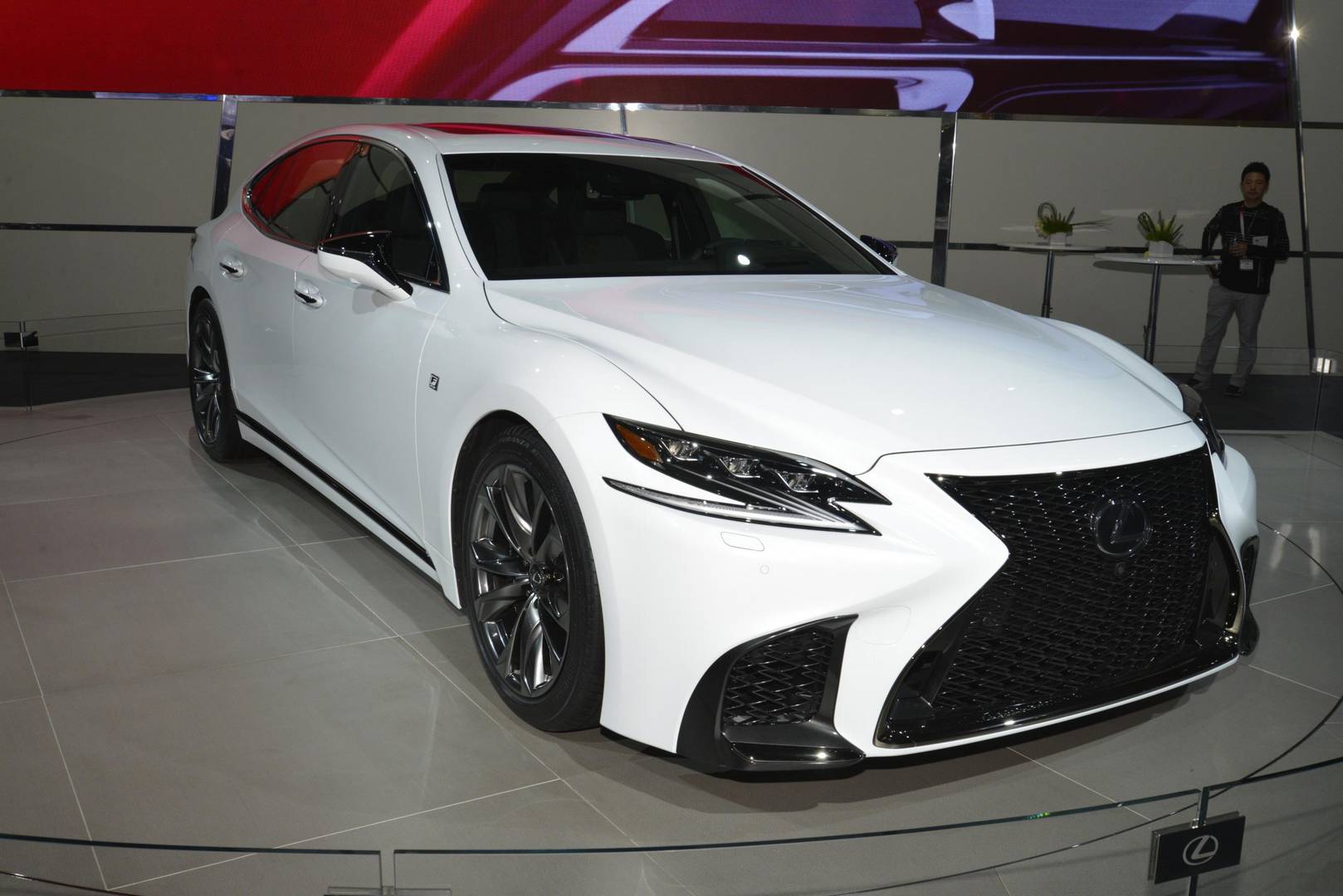 New York 2017: Lexus LS F Sport - GTspirit