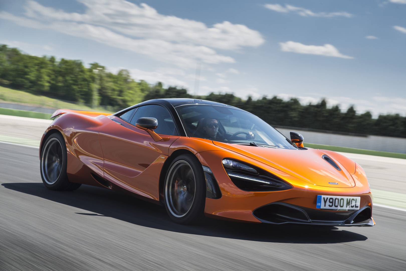 McLaren 720S Review - GTspirit