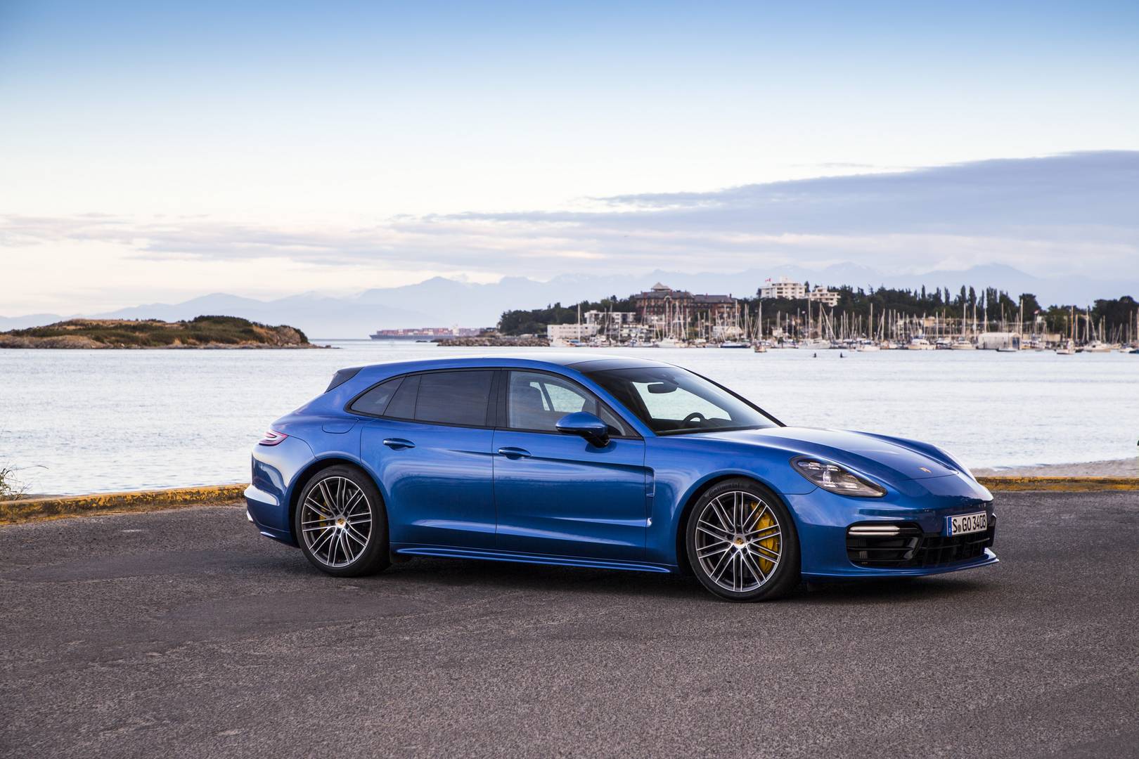 Porsche Panamera Turbo Sport Turismo Review - GTspirit