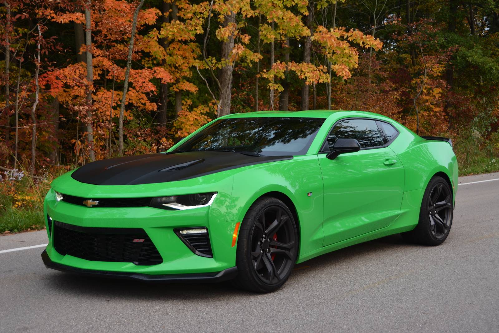 Review: 2017 Chevrolet Camaro SS 1LE  GTspirit