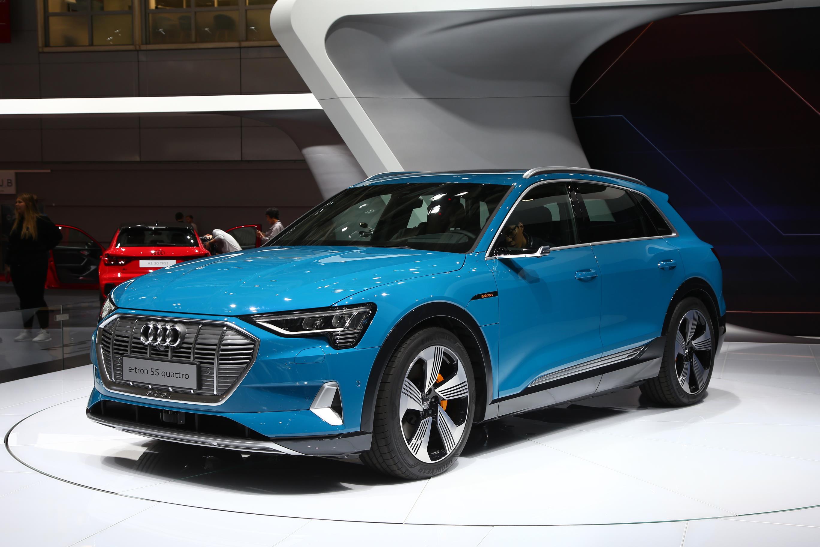 Новая 2018. Audi e-tron 55. Ауди е трон 55 quattro. Audi e tron 2018. Audi e-tron 55 quattro Sport.