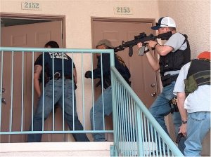 U.S._Marshals_knock_and_announce