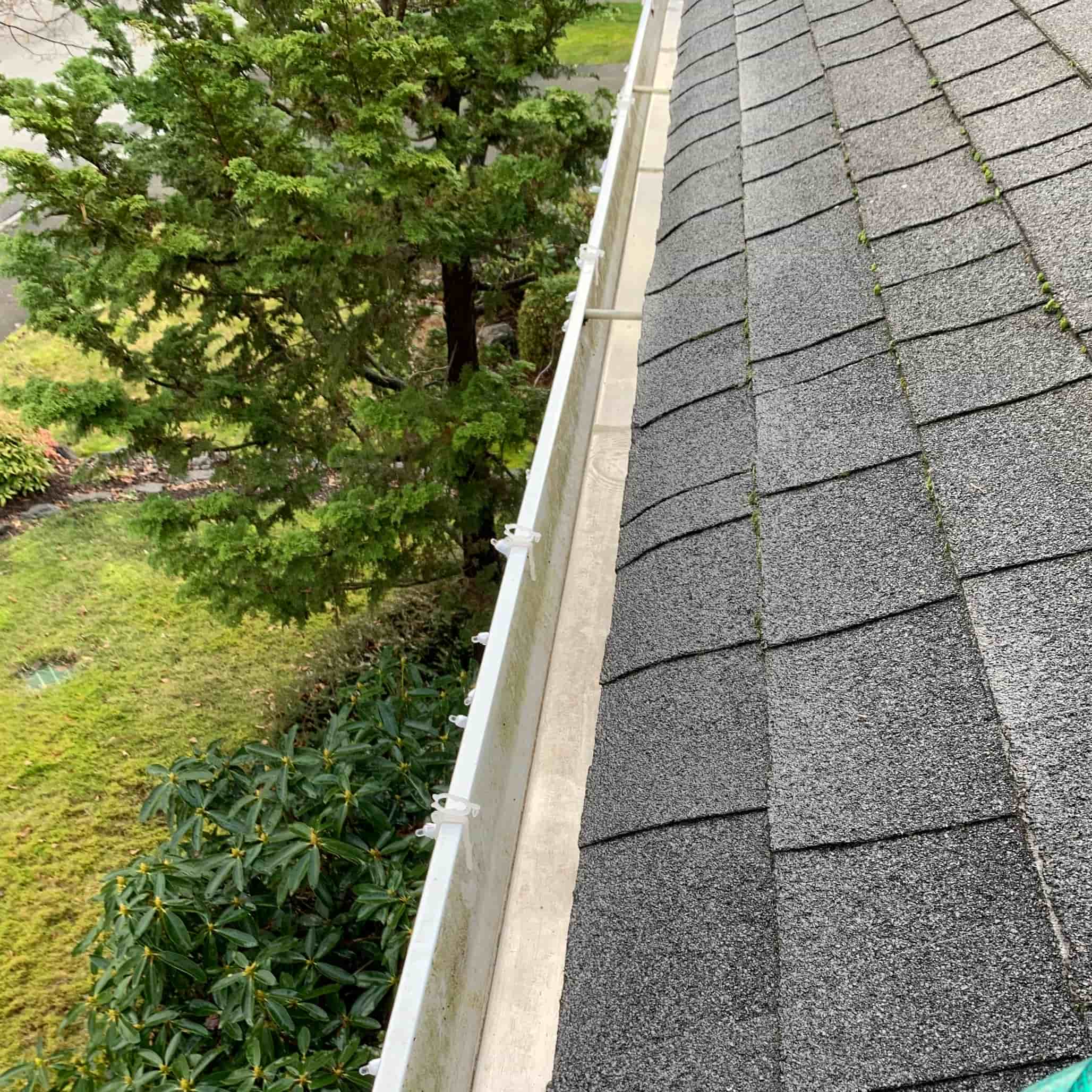 how to clean gutters out