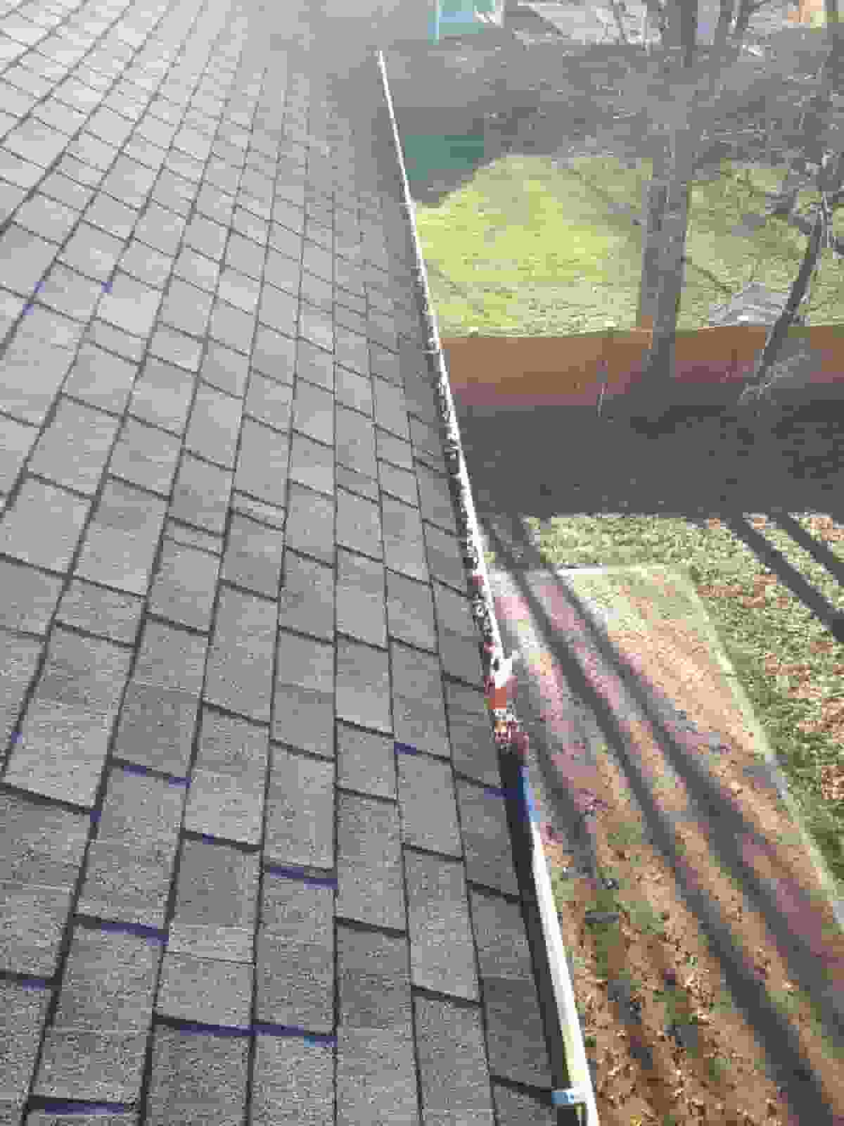 gutter cleaning cost per foot