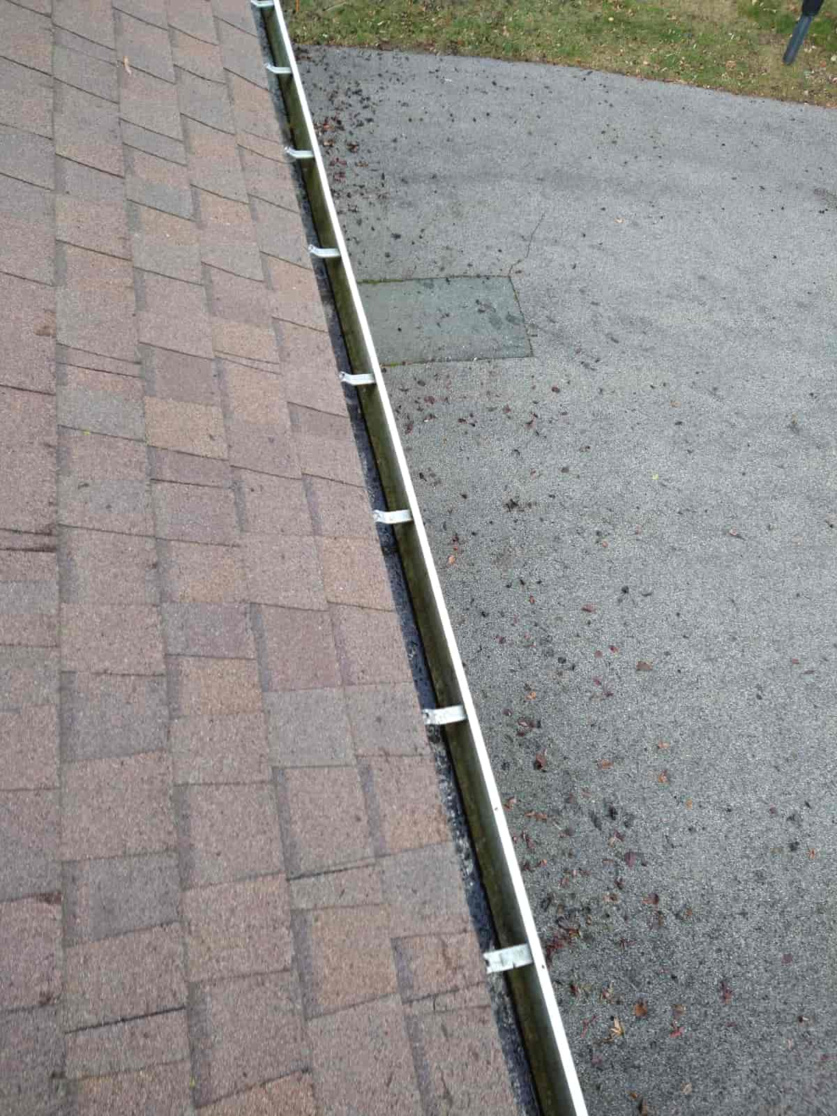 gutter cleaning cost per foot