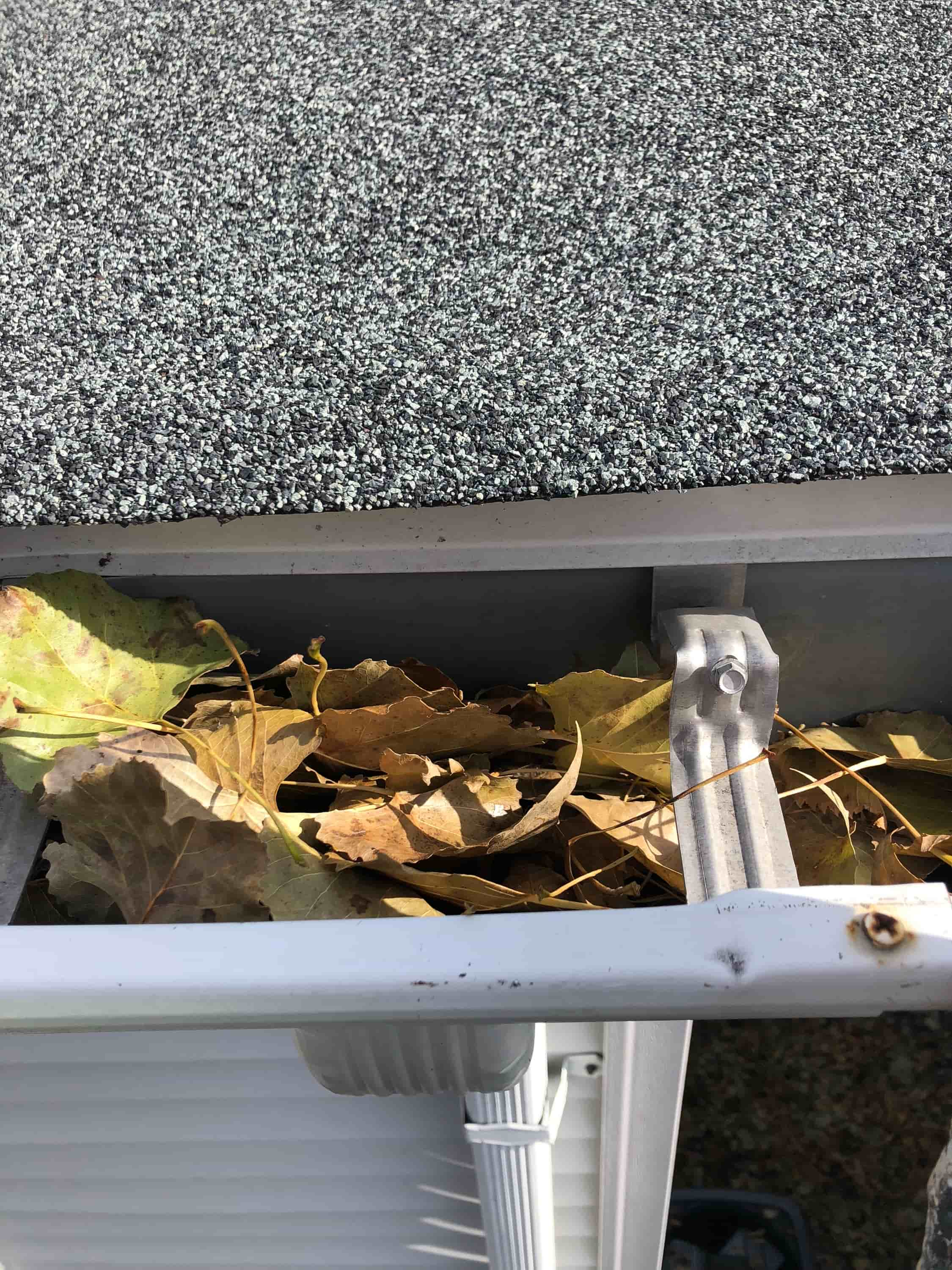 ladder size for cleaning gutters