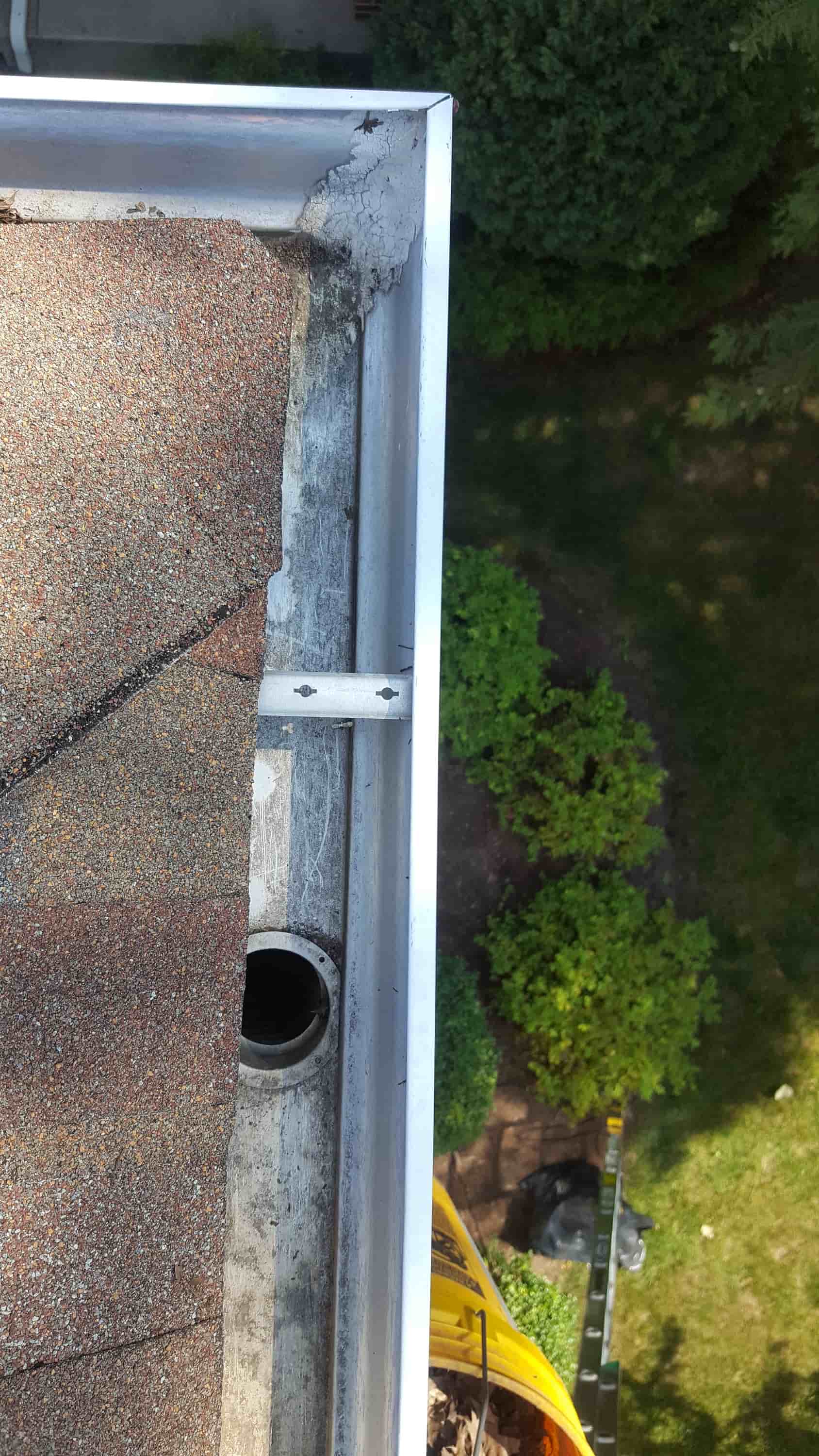 roof repair and gutter cleaning