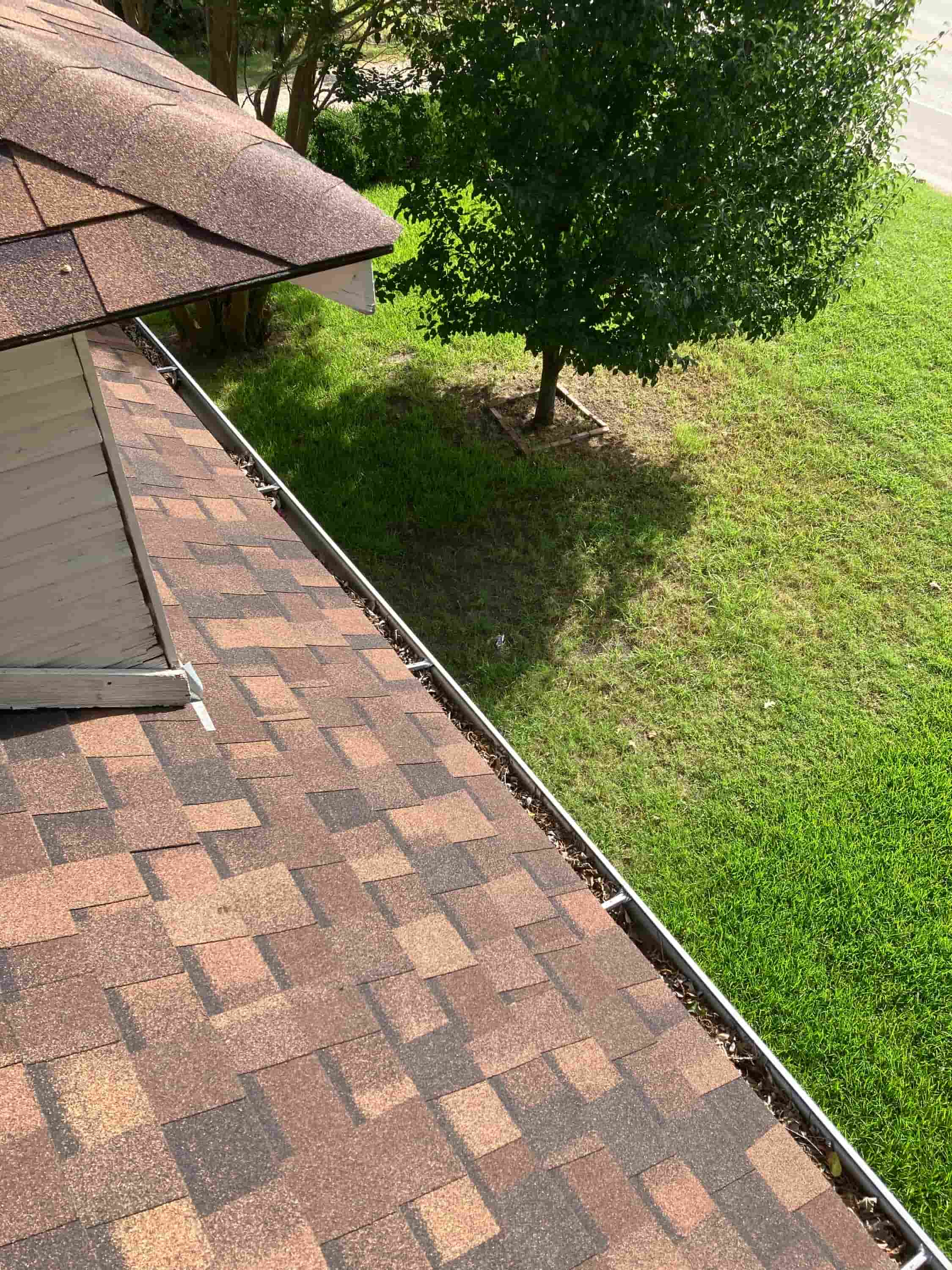 ways to clean gutters