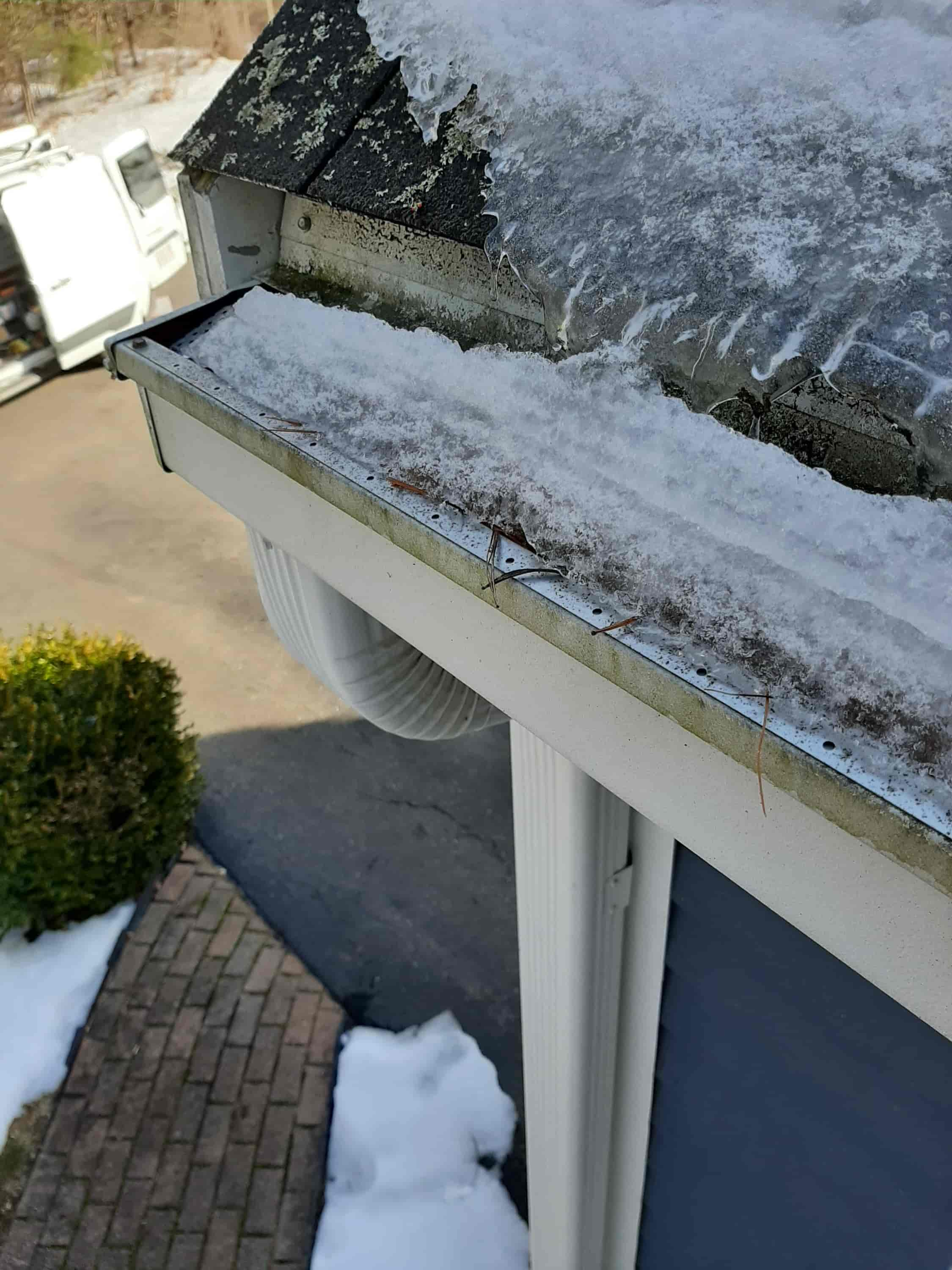 how to clean gutters out