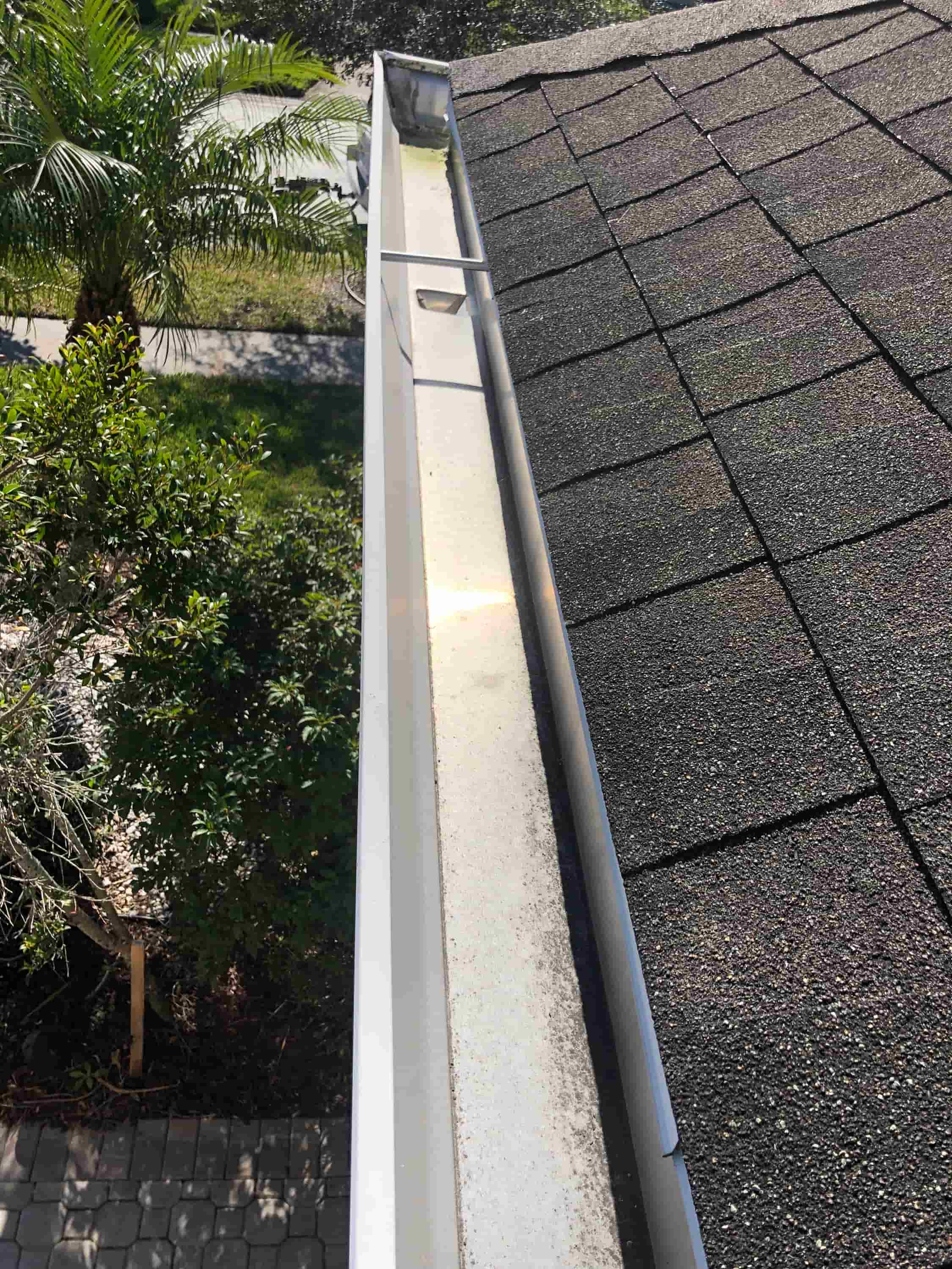 cleaning out gutters tips