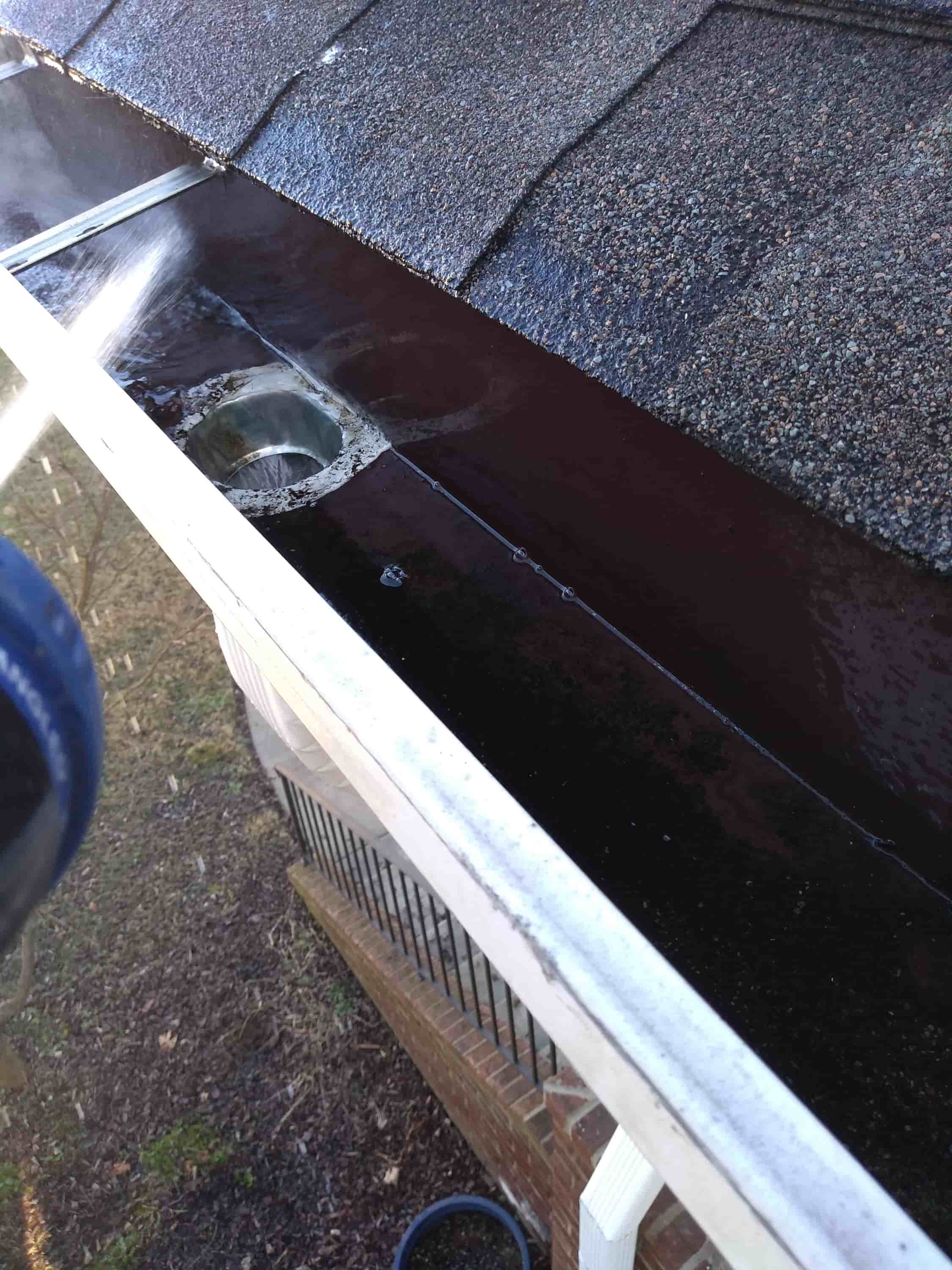 roof gutter cleaner