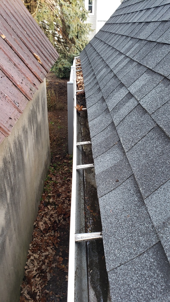 easy way to clean gutters