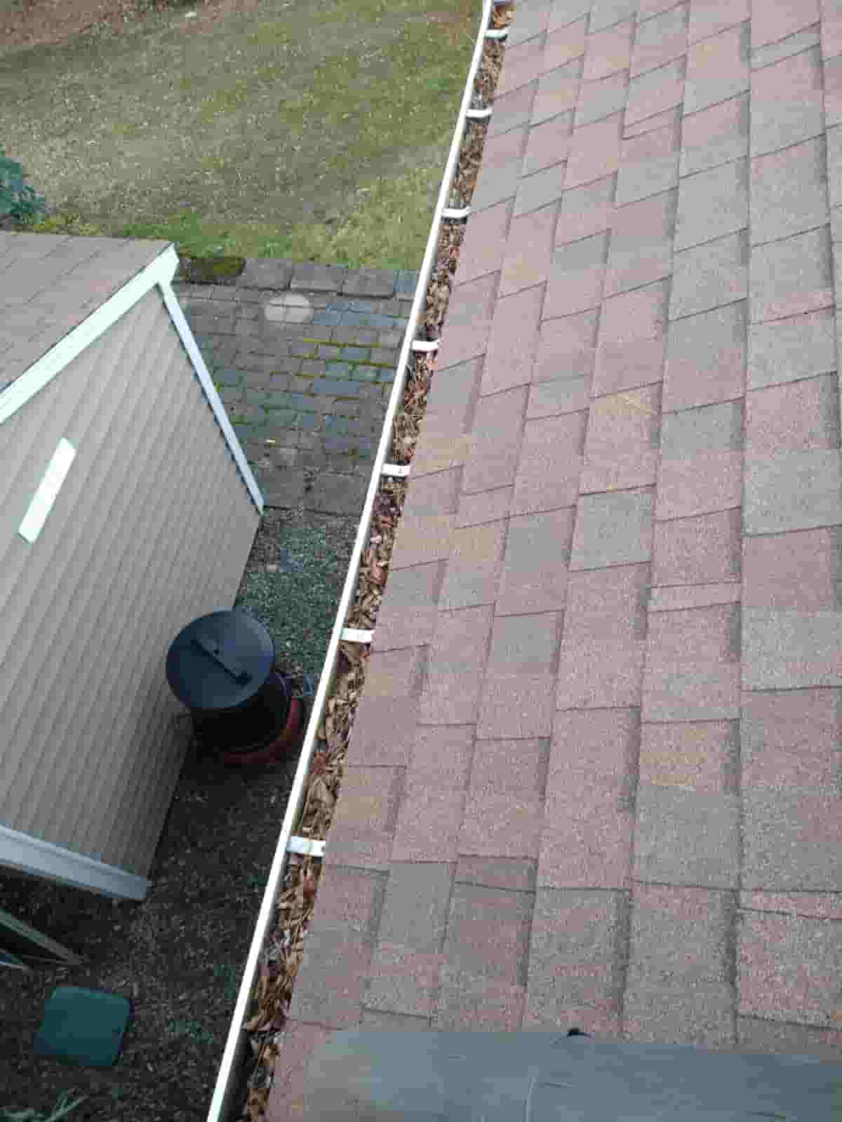 blower to clean gutters