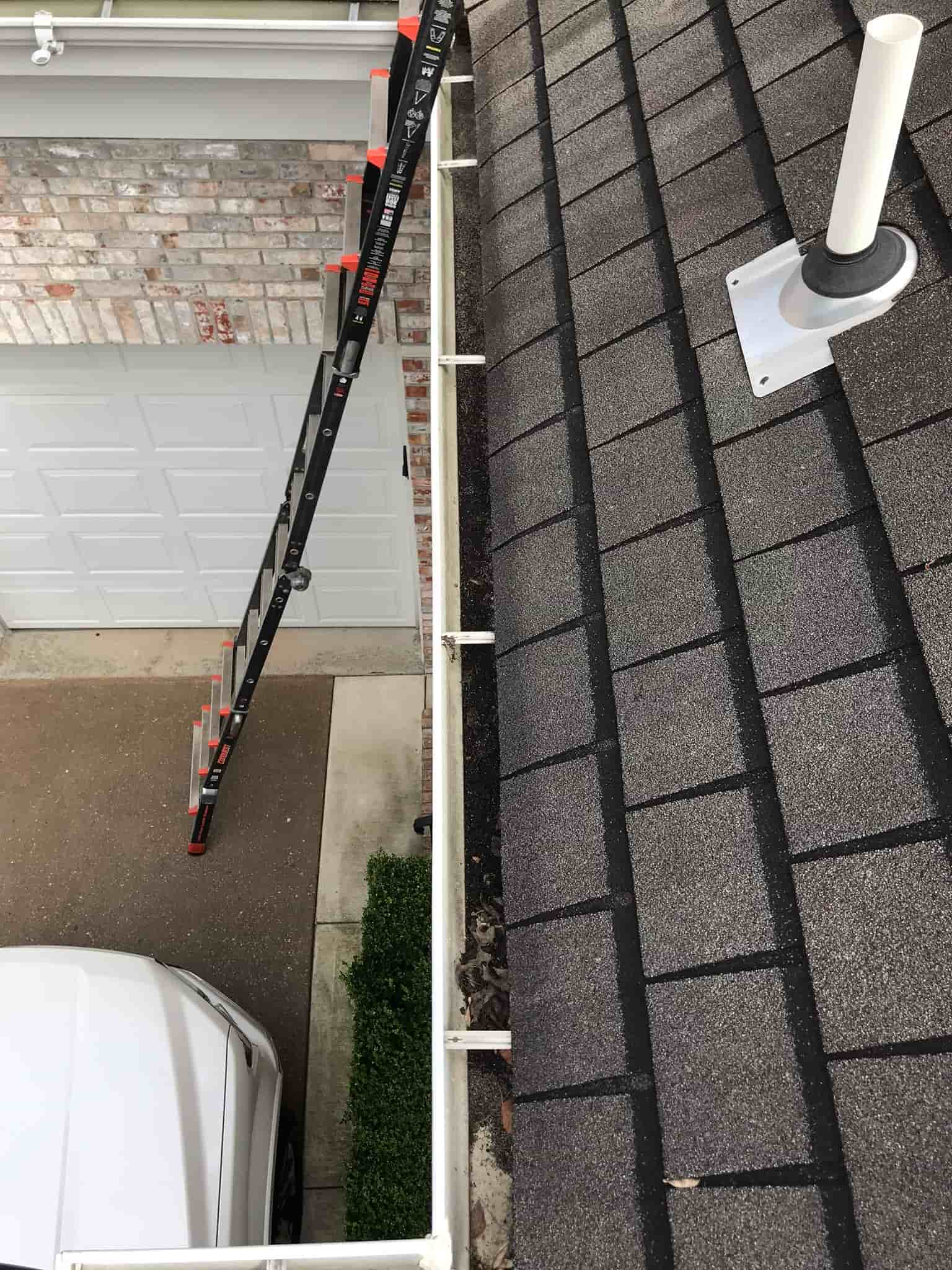 gutter adapter for leaf blower