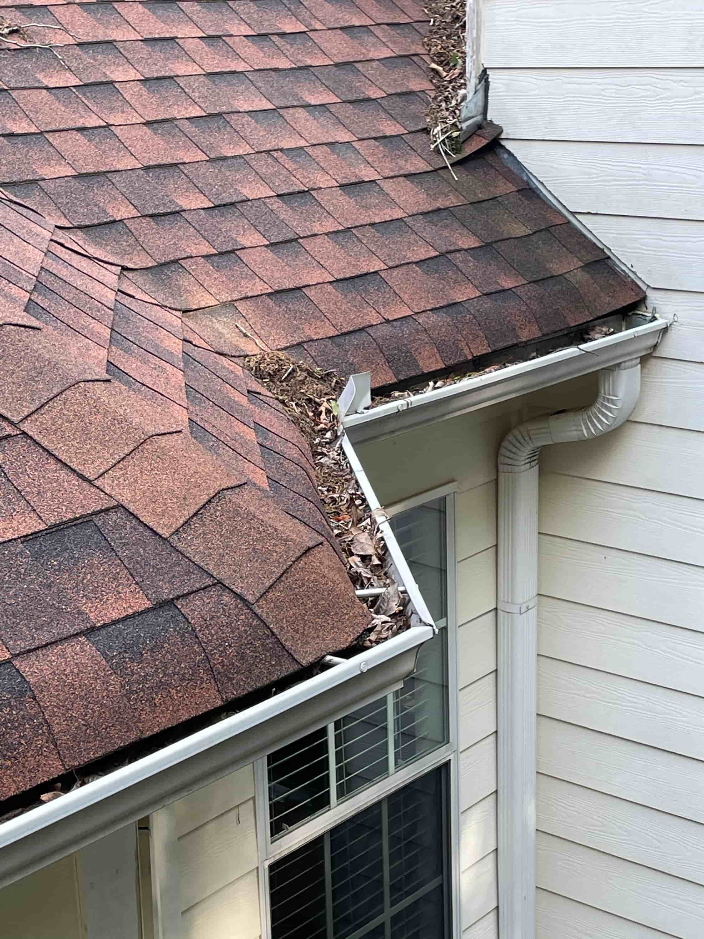 how to clean roof gutters